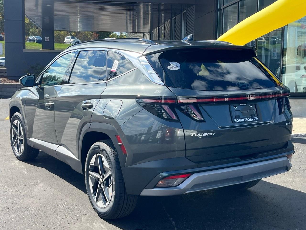 2026 Hyundai Tucson Preferred AWD w/Trend Pkg [TUCWDK2EPRTR] Photo3