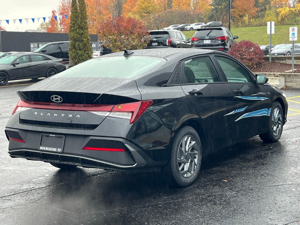 2025 Hyundai Elantra Preferred IVT Photo