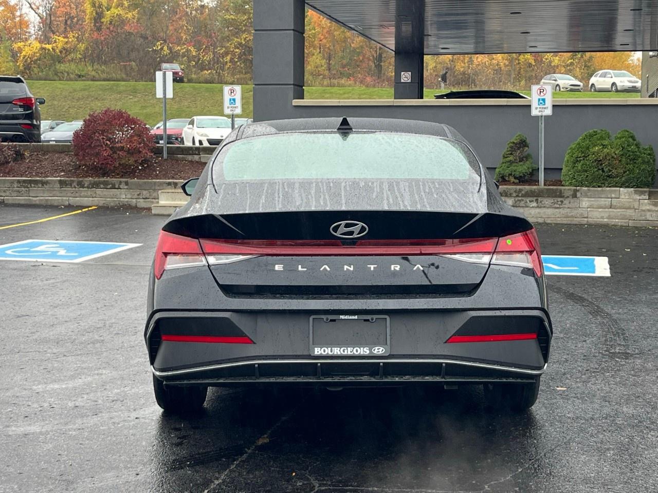 2025 Hyundai Elantra Preferred IVT Photo