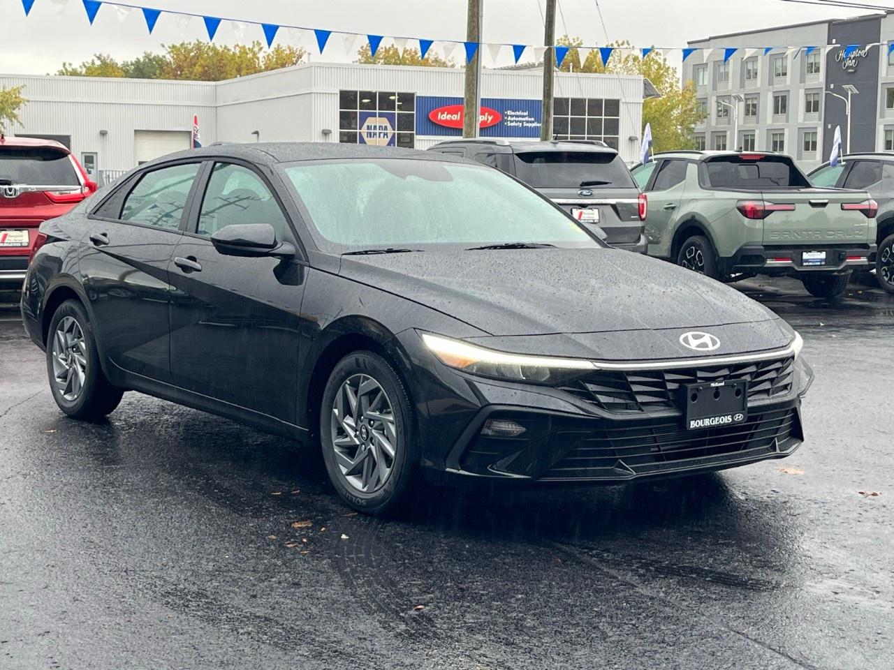 2025 Hyundai Elantra Preferred IVT Photo