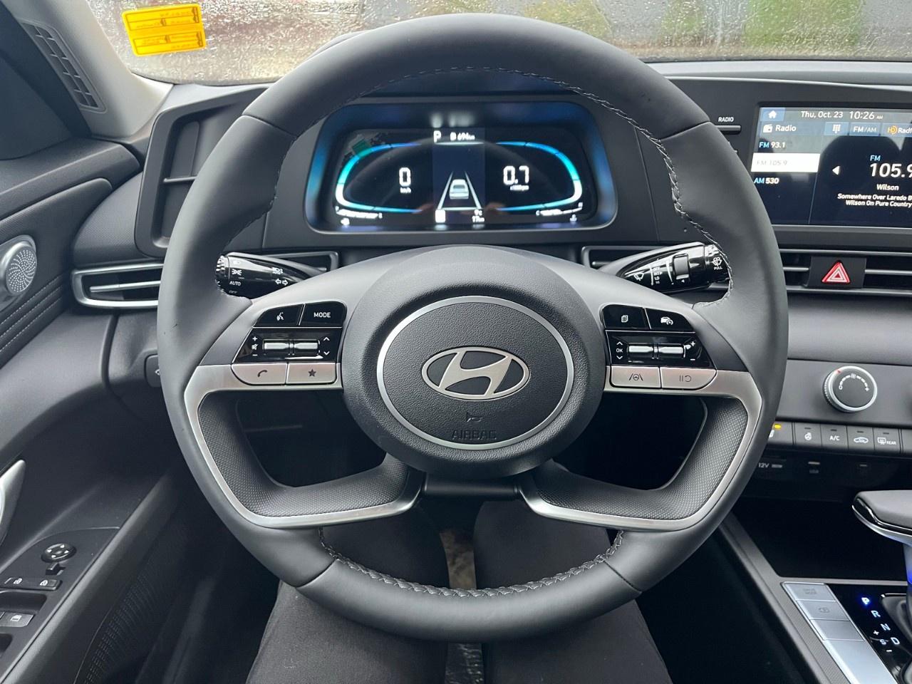 2025 Hyundai Elantra Preferred IVT Photo