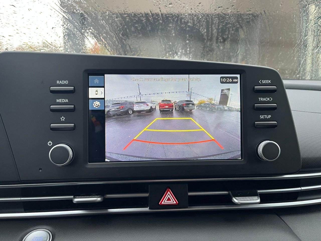 2025 Hyundai Elantra Preferred IVT Photo