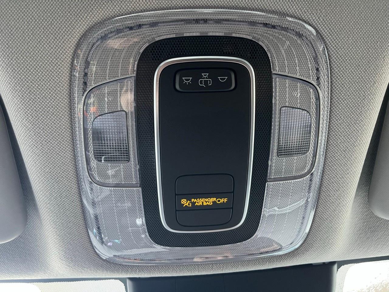 2025 Hyundai Elantra Preferred IVT Photo