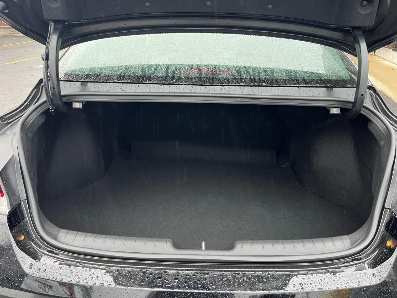 2025 Hyundai Elantra Preferred IVT Photo