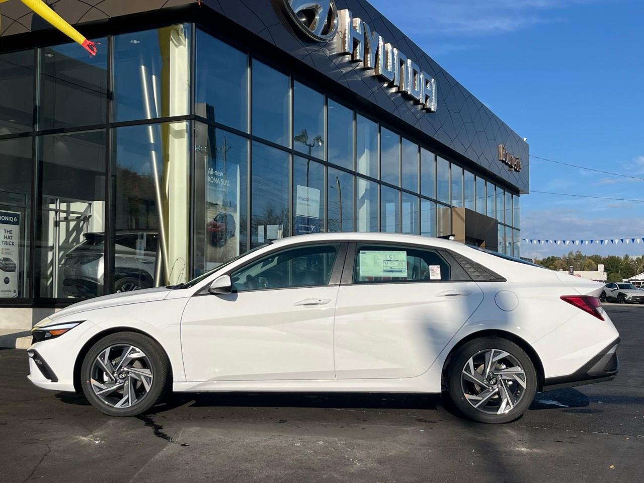 2025 Hyundai Elantra Preferred IVT w/Tech Pkg Photo2