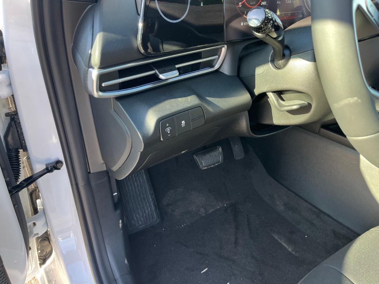 2025 Hyundai Elantra Preferred IVT w/Tech Pkg Photo