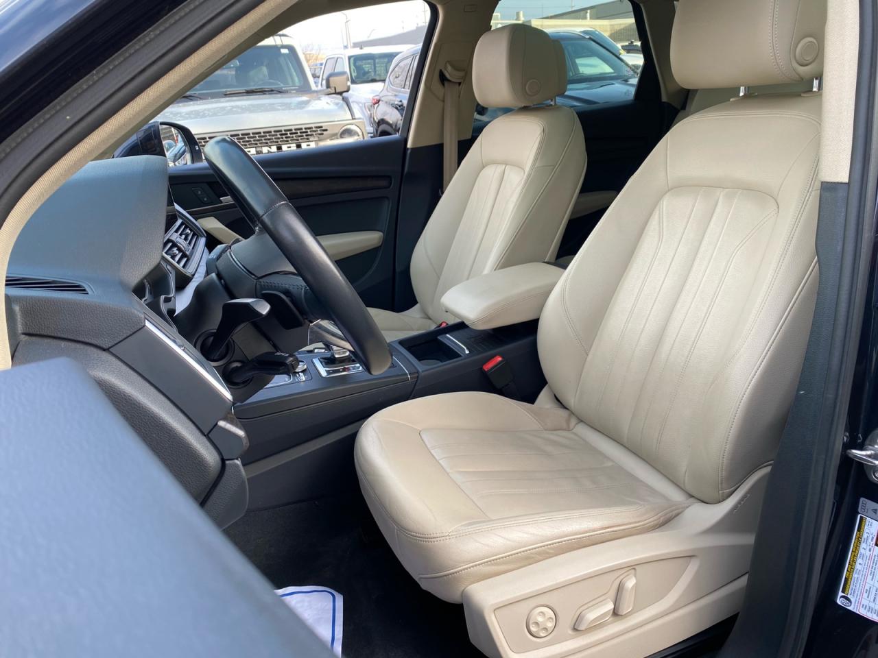 2020 Audi Q5 2.0T | Technik | Panoramic Sunroof Photo