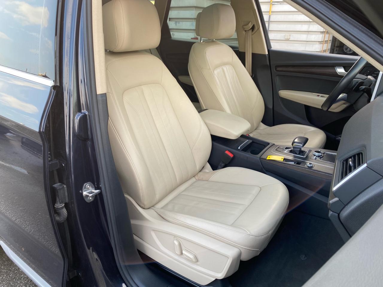 2020 Audi Q5 2.0T | Technik | Panoramic Sunroof Photo