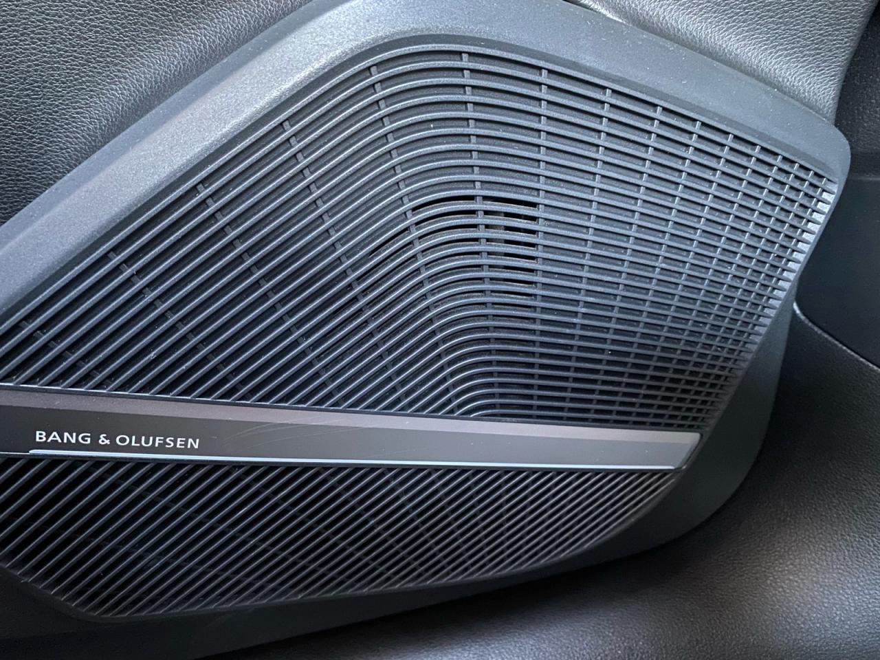 2020 Audi Q5 2.0T | Technik | Panoramic Sunroof Photo