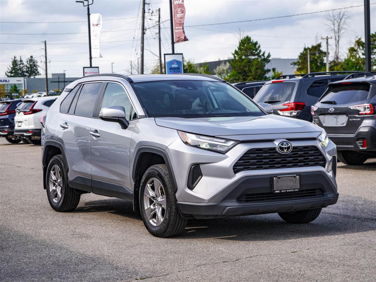 2023 Toyota RAV4 XLE AWD | NO ACCIDENTS | 8 SERVICE RECORDS | SUNROOF Photo