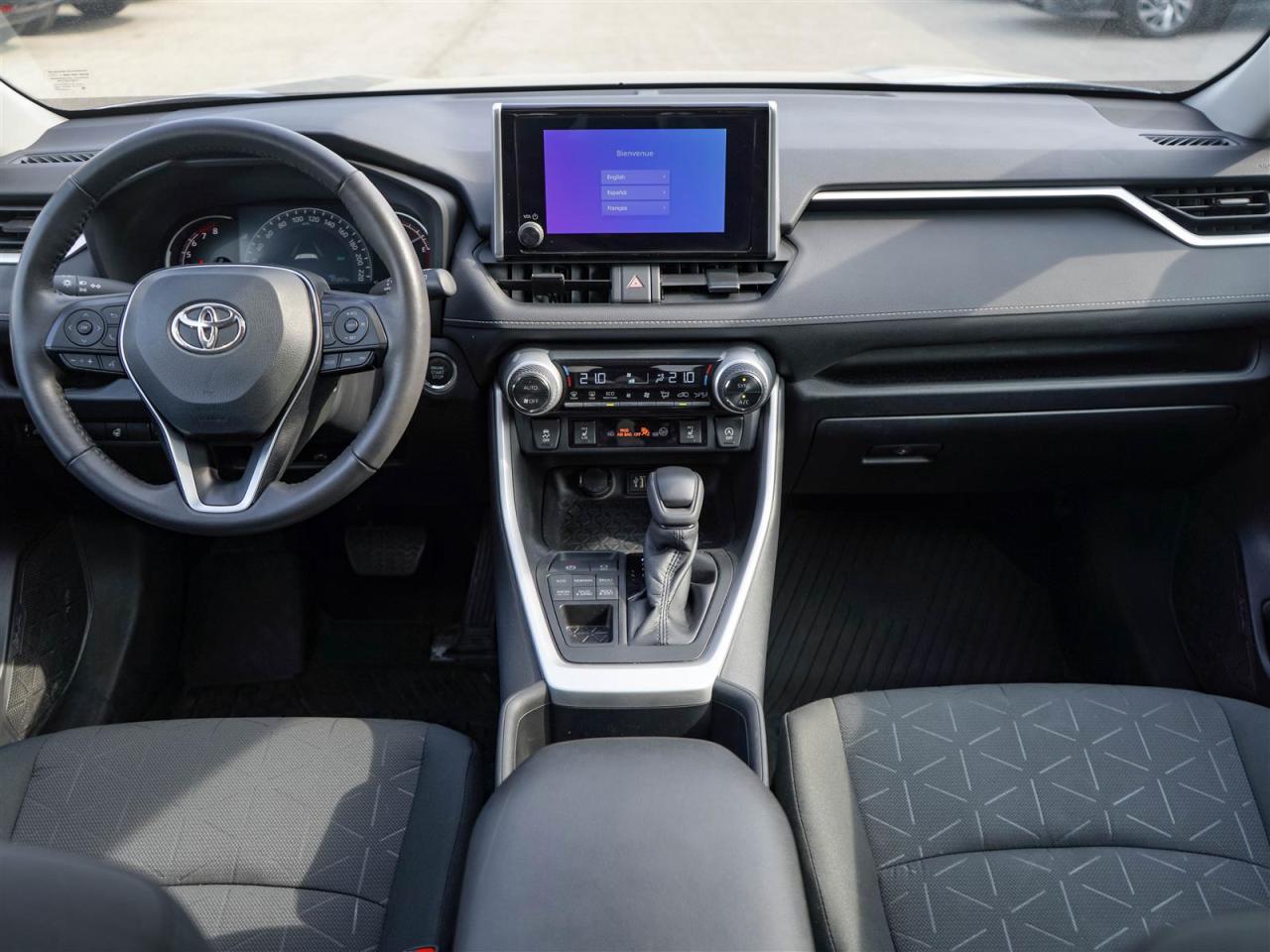 2023 Toyota RAV4 XLE AWD | NO ACCIDENTS | 8 SERVICE RECORDS | SUNROOF Photo