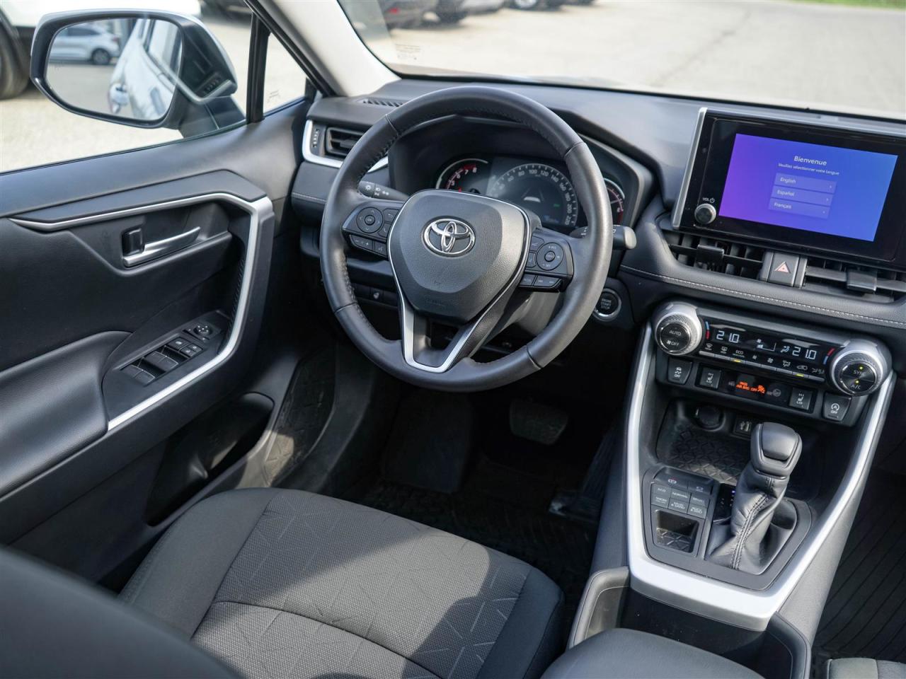 2023 Toyota RAV4 XLE AWD | NO ACCIDENTS | 8 SERVICE RECORDS | SUNROOF Photo