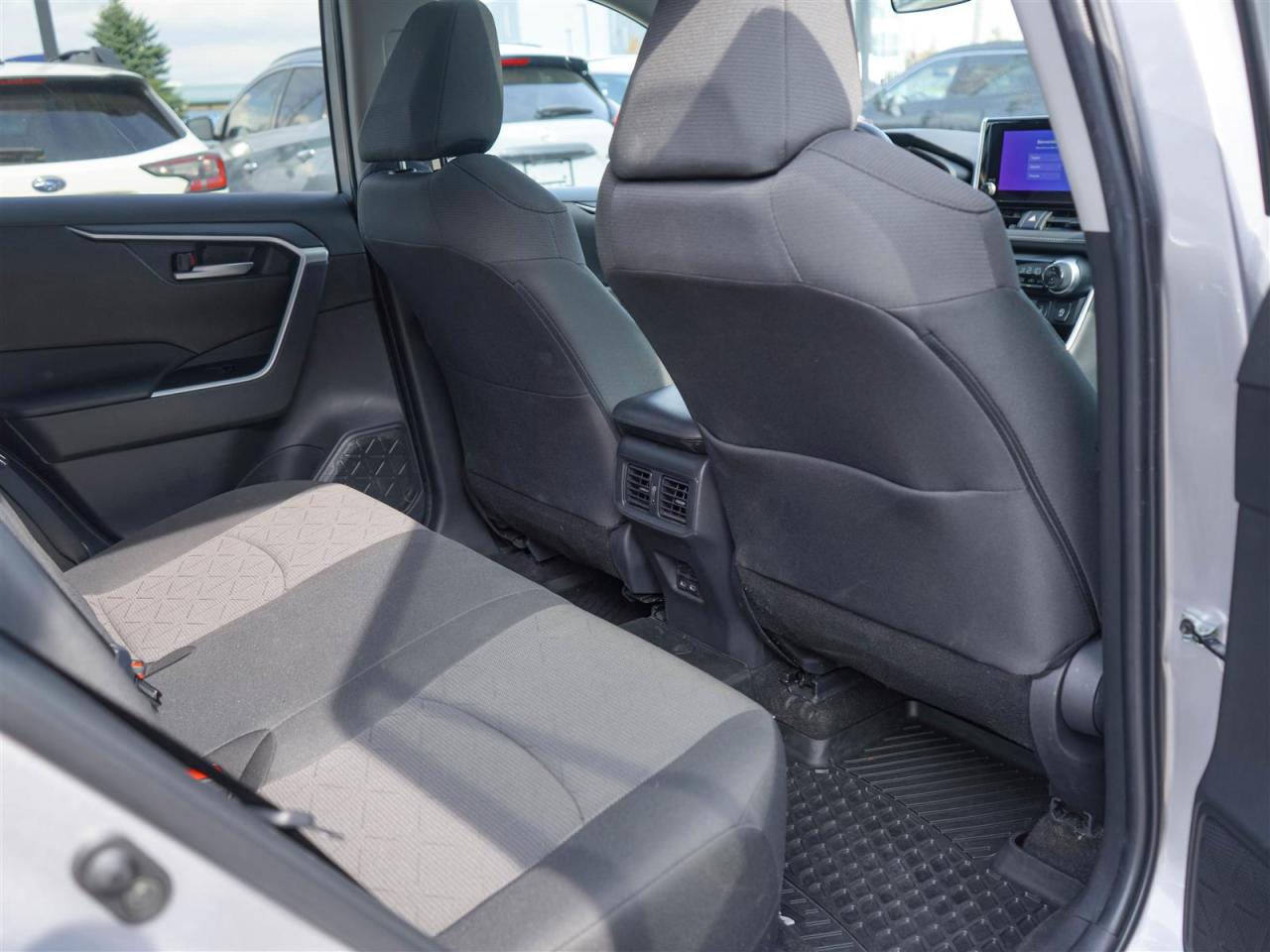 2023 Toyota RAV4 XLE AWD | NO ACCIDENTS | 8 SERVICE RECORDS | SUNROOF Photo