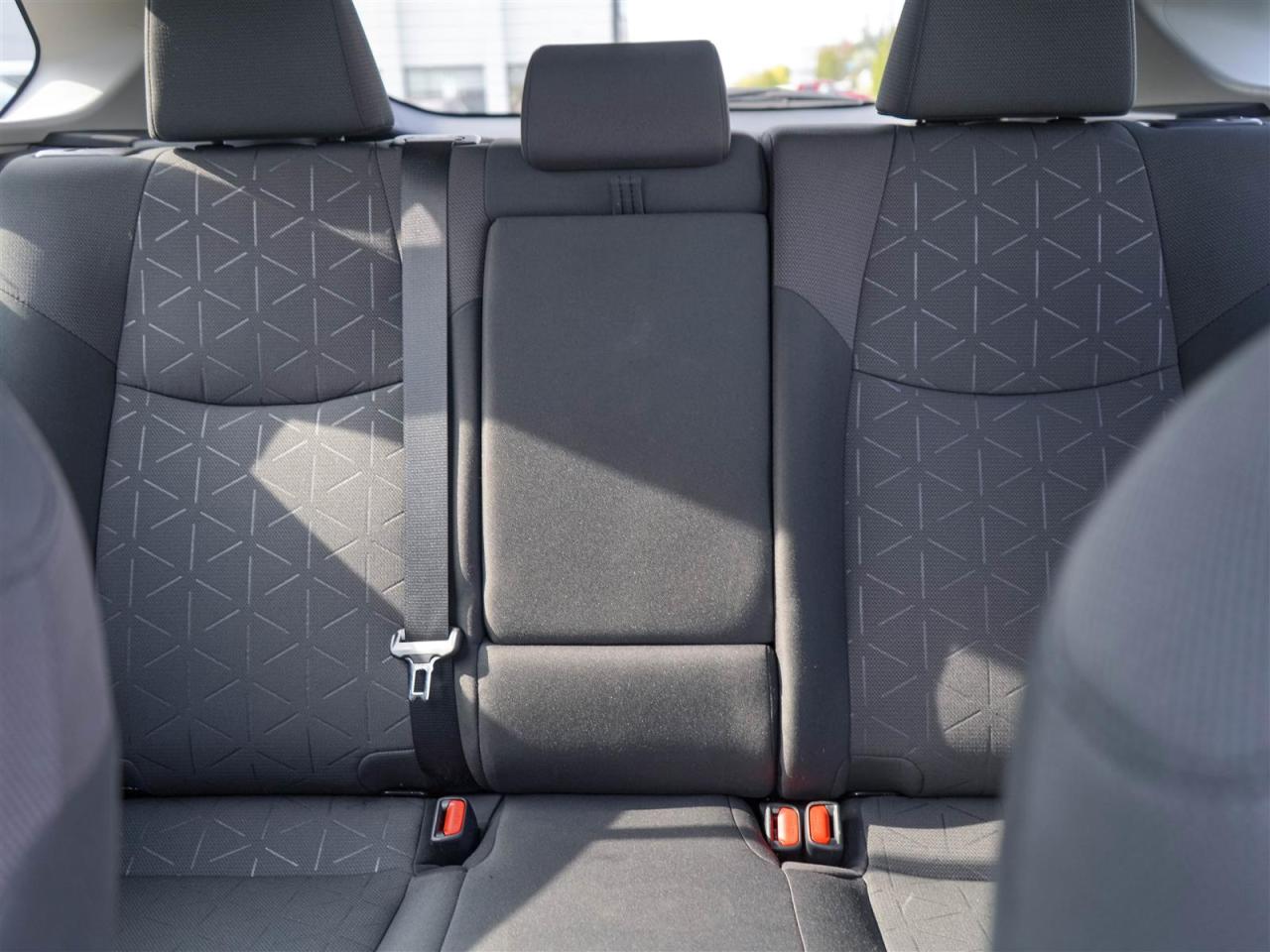 2023 Toyota RAV4 XLE AWD | NO ACCIDENTS | 8 SERVICE RECORDS | SUNROOF Photo