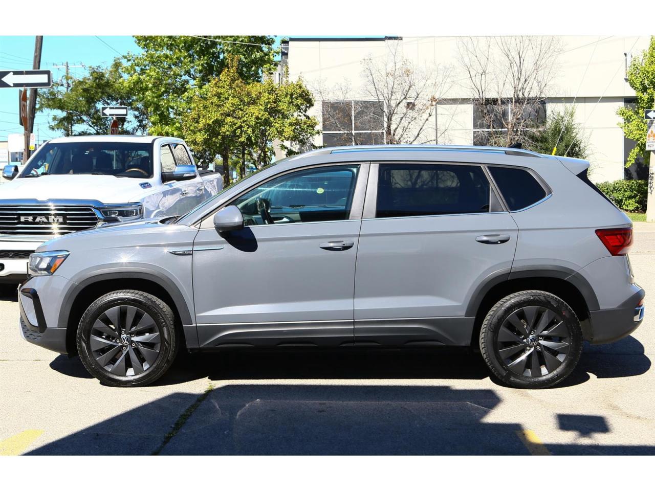 2024 Volkswagen Taos Highline | turbocharged 1.5-liter engine | Panorama Roof | Photo