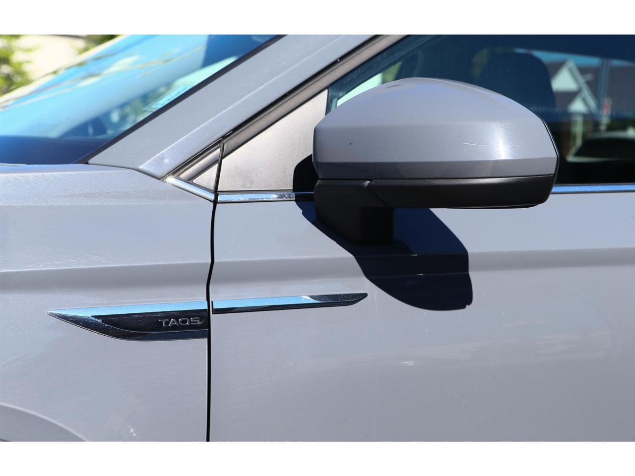 2024 Volkswagen Taos Highline | turbocharged 1.5-liter engine | Panorama Roof | Photo