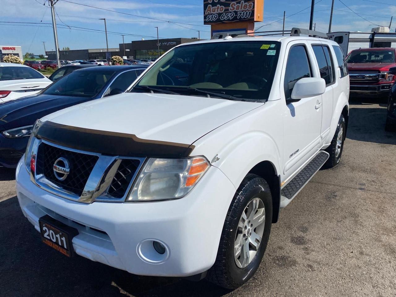 2011 Nissan Pathfinder S - Photo #9