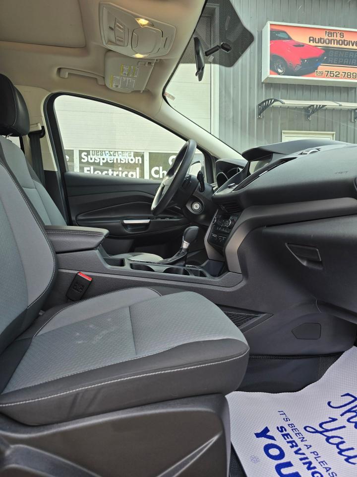 2017 Ford Escape 4WD 4dr SE - Photo #10