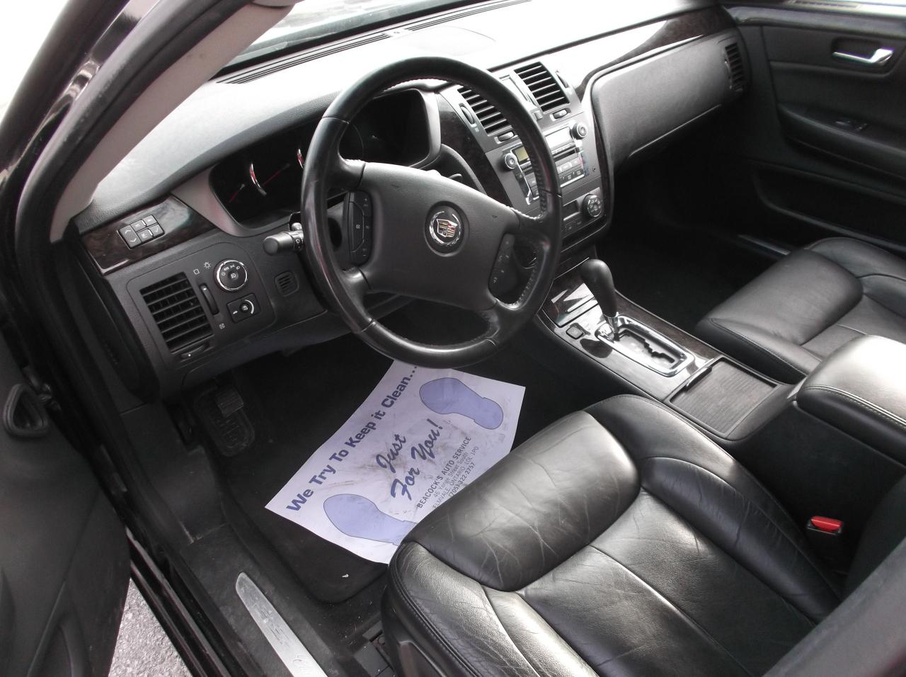 2011 Cadillac DTS DTS - Photo #6