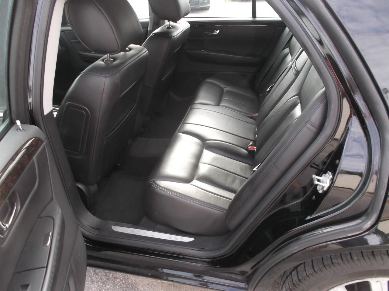 2011 Cadillac DTS DTS - Photo #7