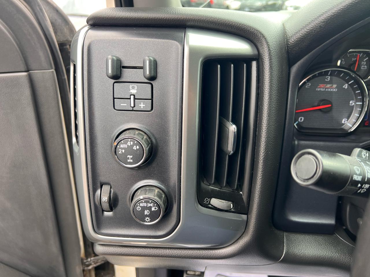2014 Chevrolet Silverado 1500 Z71 LT CREW Photo19