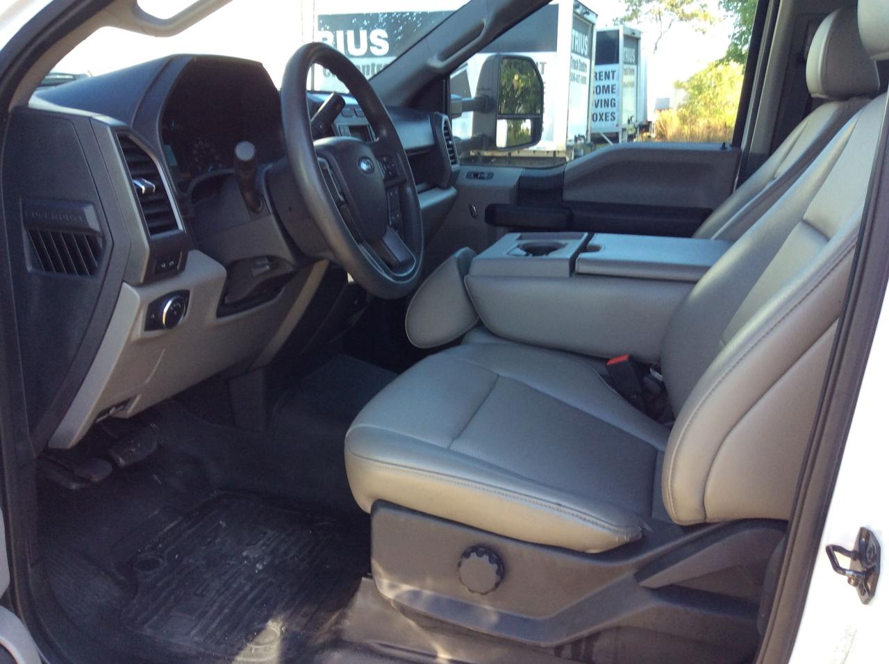 2022 Ford SUPER DUTY F-450 DRW XL Photo