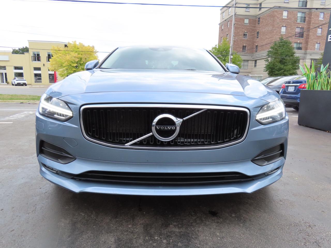 2017 Volvo S90 T6 Momentum Pkg - Navigation - Leather - Sunroof !!! Photo