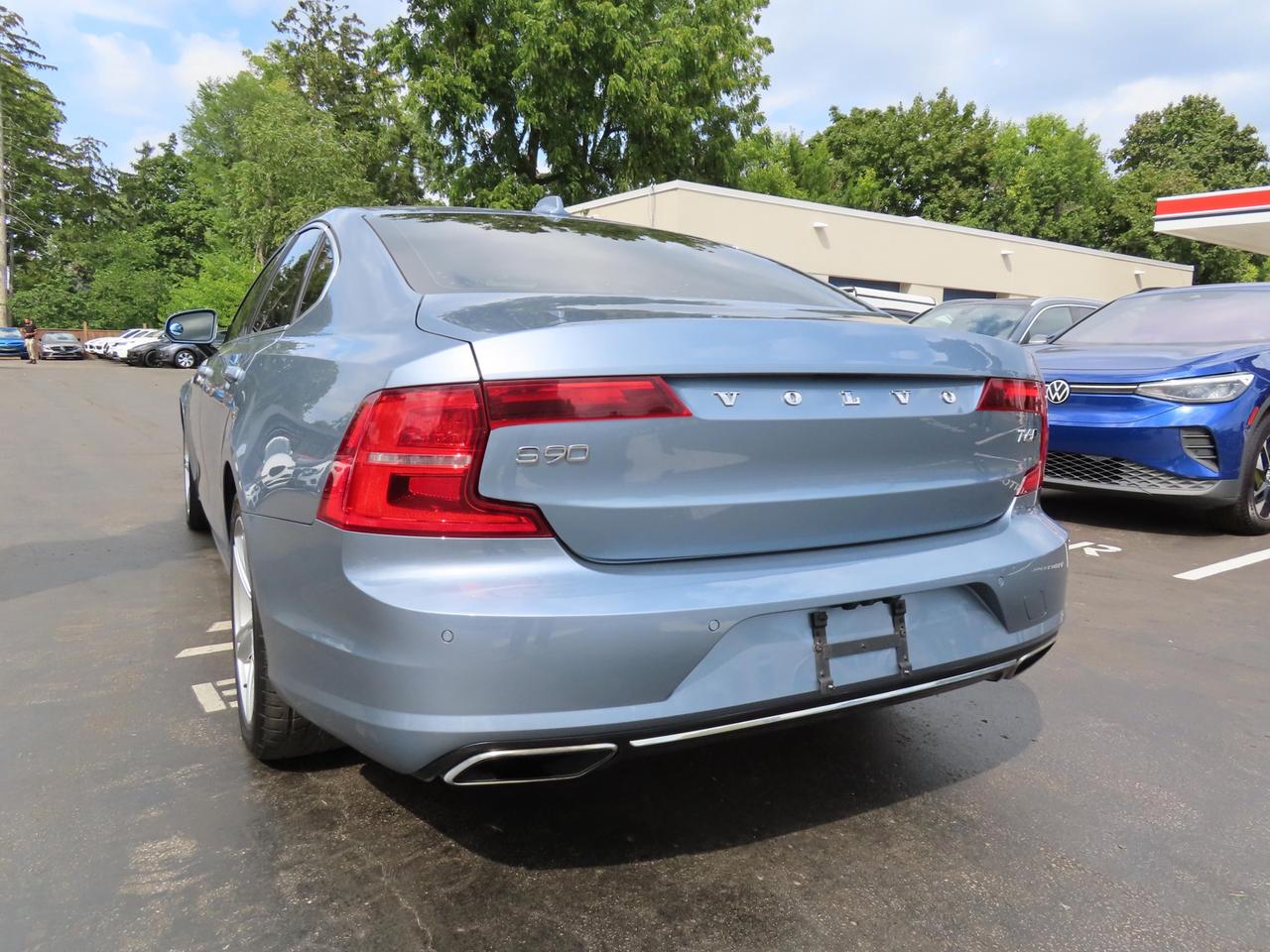 2017 Volvo S90 T6 Momentum Pkg - Navigation - Leather - Sunroof !!! Photo