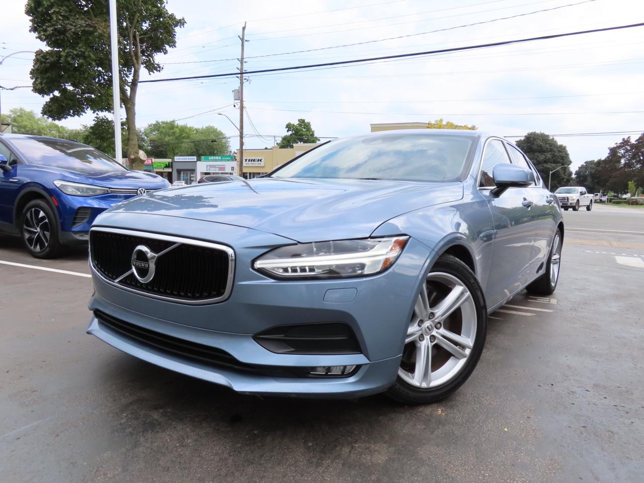 2017 Volvo S90 T6 Momentum Pkg - Navigation - Leather - Sunroof !!! Photo
