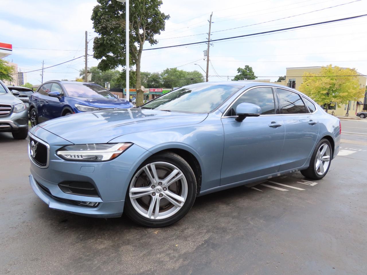 2017 Volvo S90 T6 Momentum Pkg - Navigation - Leather - Sunroof !!! Photo