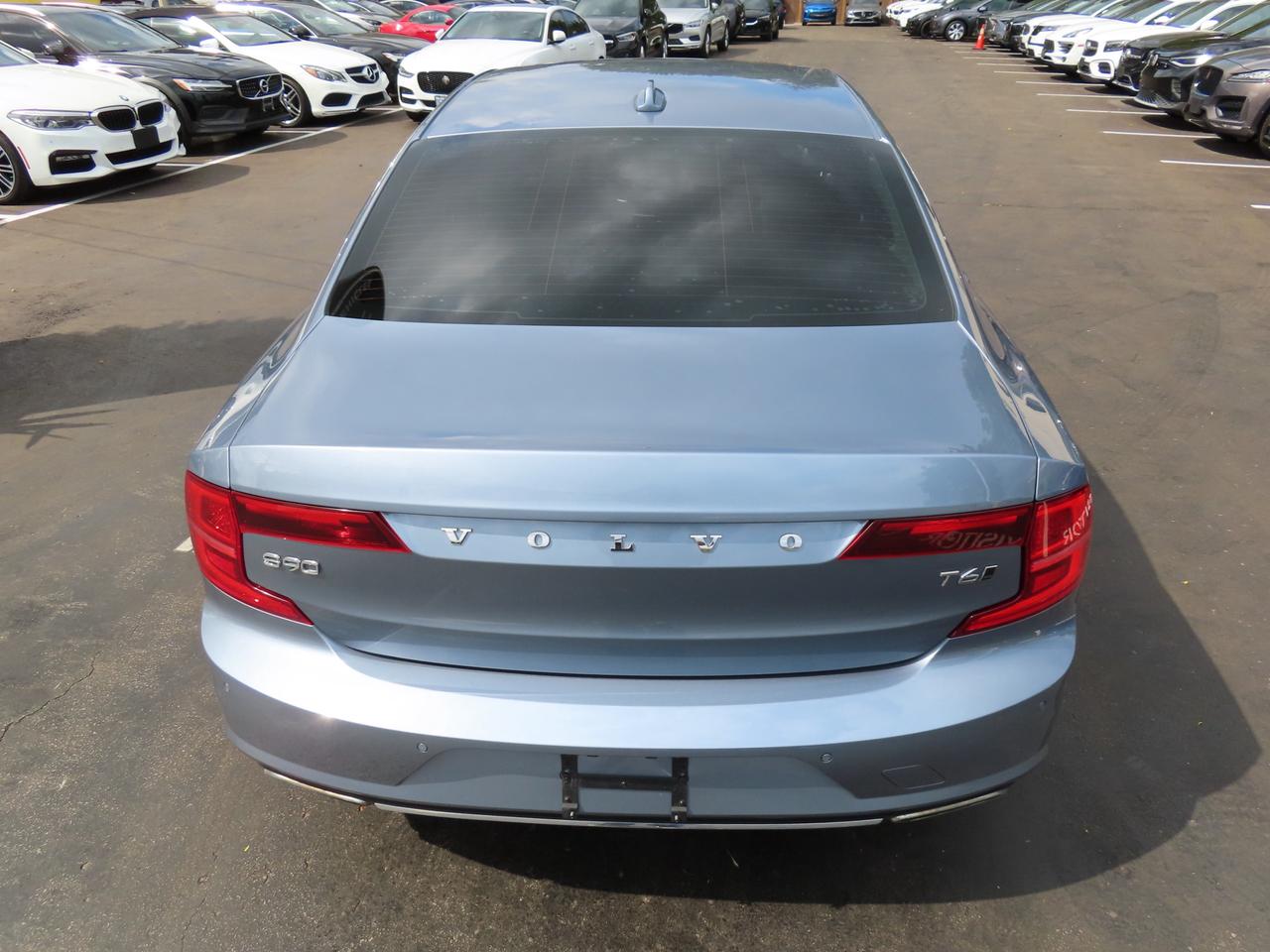 2017 Volvo S90 T6 Momentum Pkg - Navigation - Leather - Sunroof !!! Photo