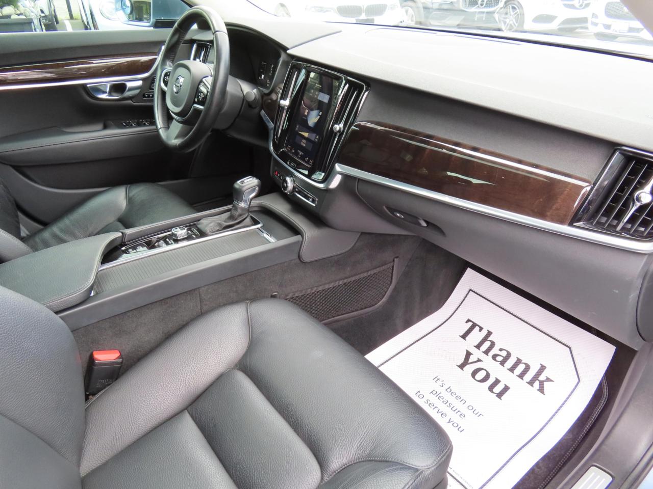 2017 Volvo S90 T6 Momentum Pkg - Navigation - Leather - Sunroof !!! Photo