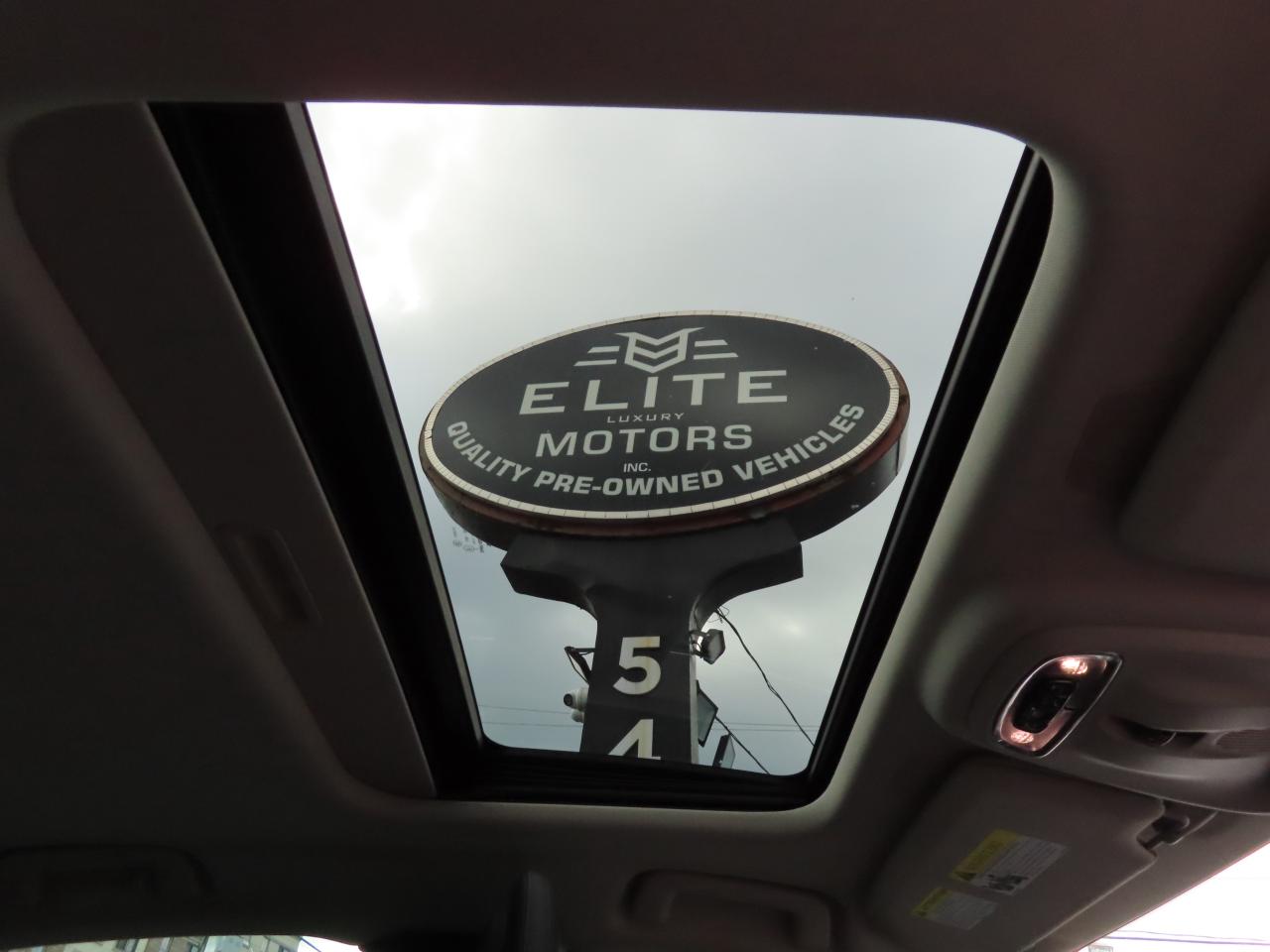 2017 Volvo S90 T6 Momentum Pkg - Navigation - Leather - Sunroof !!! Photo