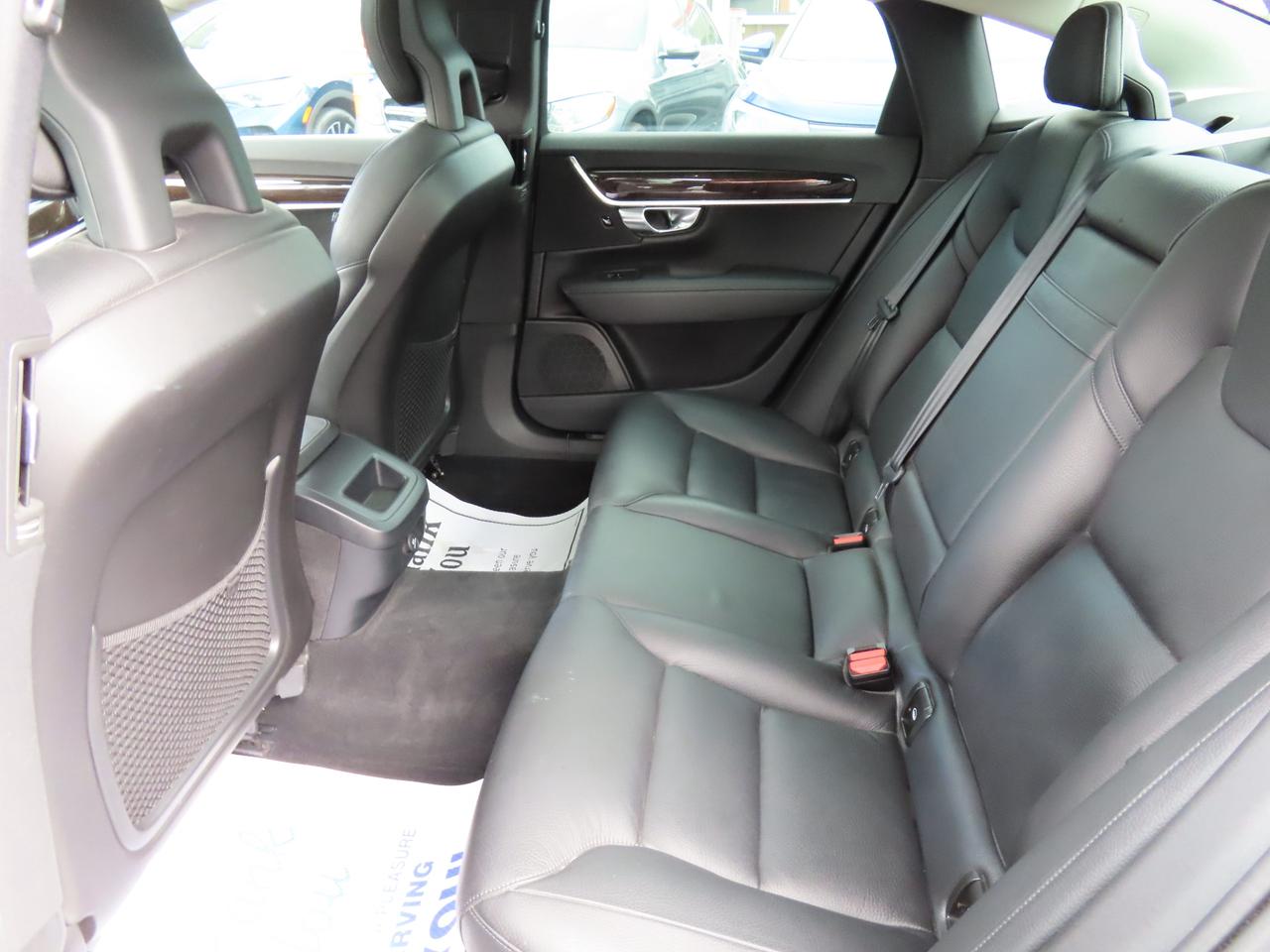 2017 Volvo S90 T6 Momentum Pkg - Navigation - Leather - Sunroof !!! Photo