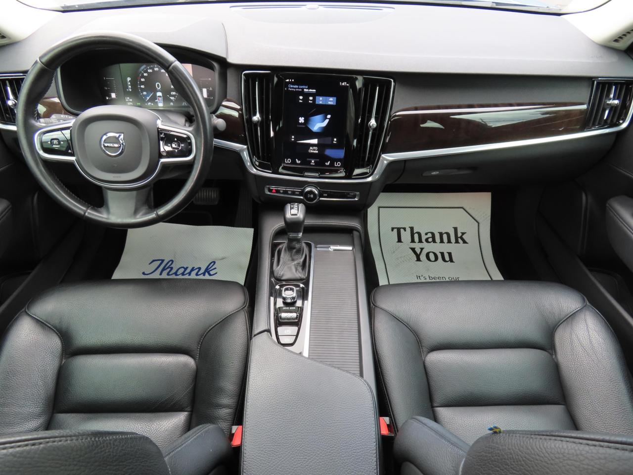 2017 Volvo S90 T6 Momentum Pkg - Navigation - Leather - Sunroof !!! Photo