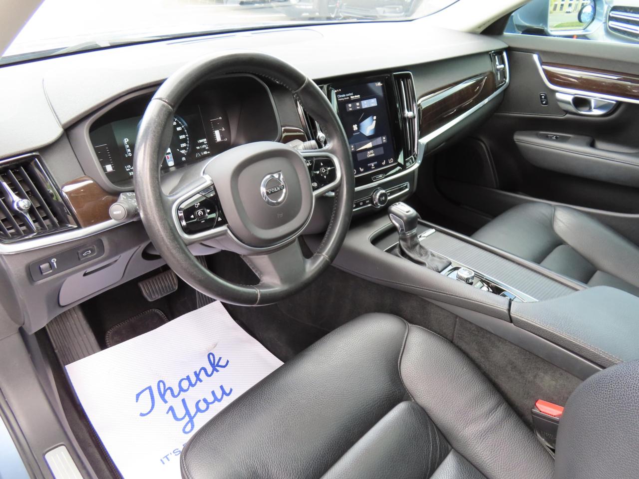 2017 Volvo S90 T6 Momentum Pkg - Navigation - Leather - Sunroof !!! Photo