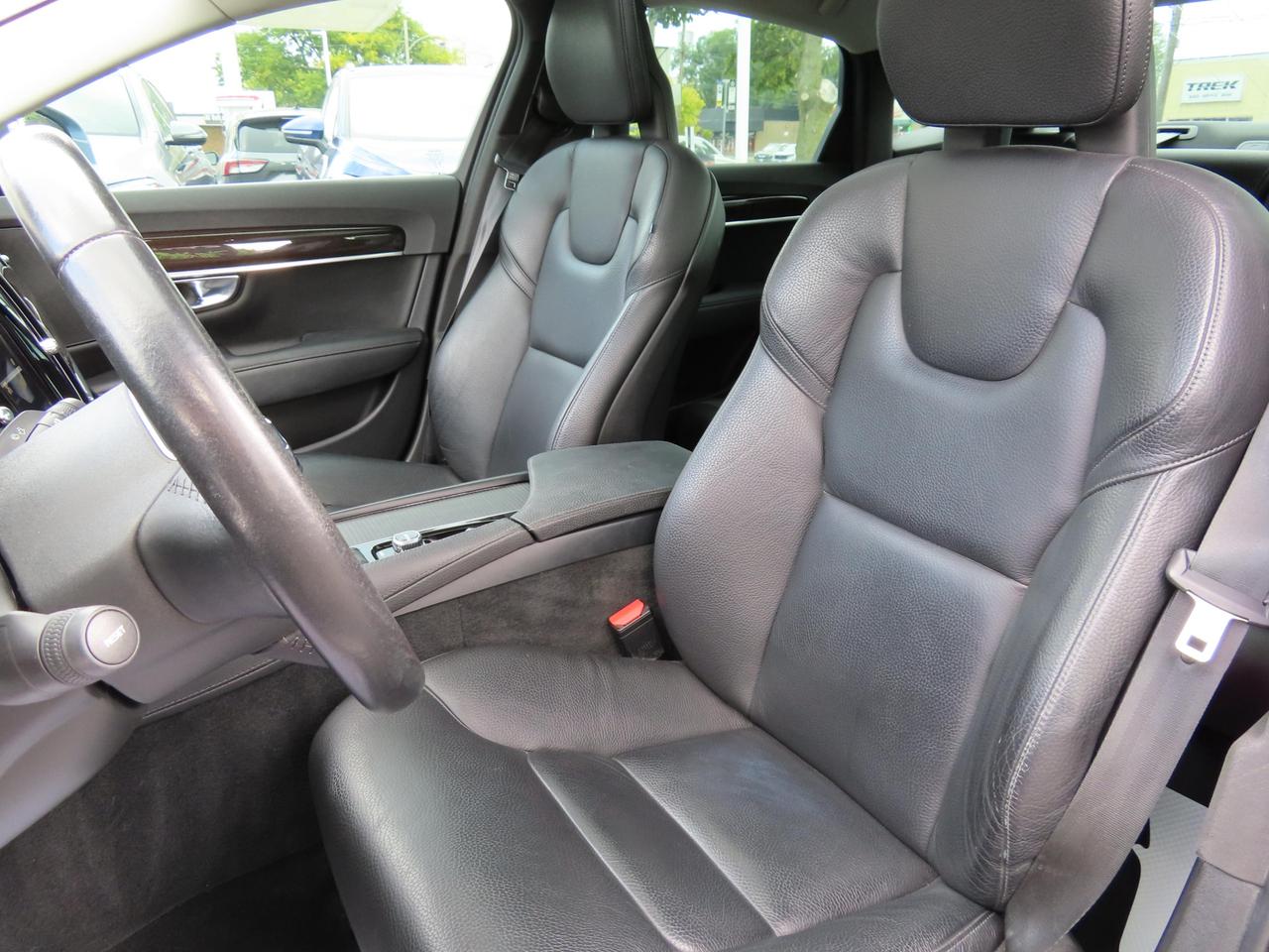 2017 Volvo S90 T6 Momentum Pkg - Navigation - Leather - Sunroof !!! Photo