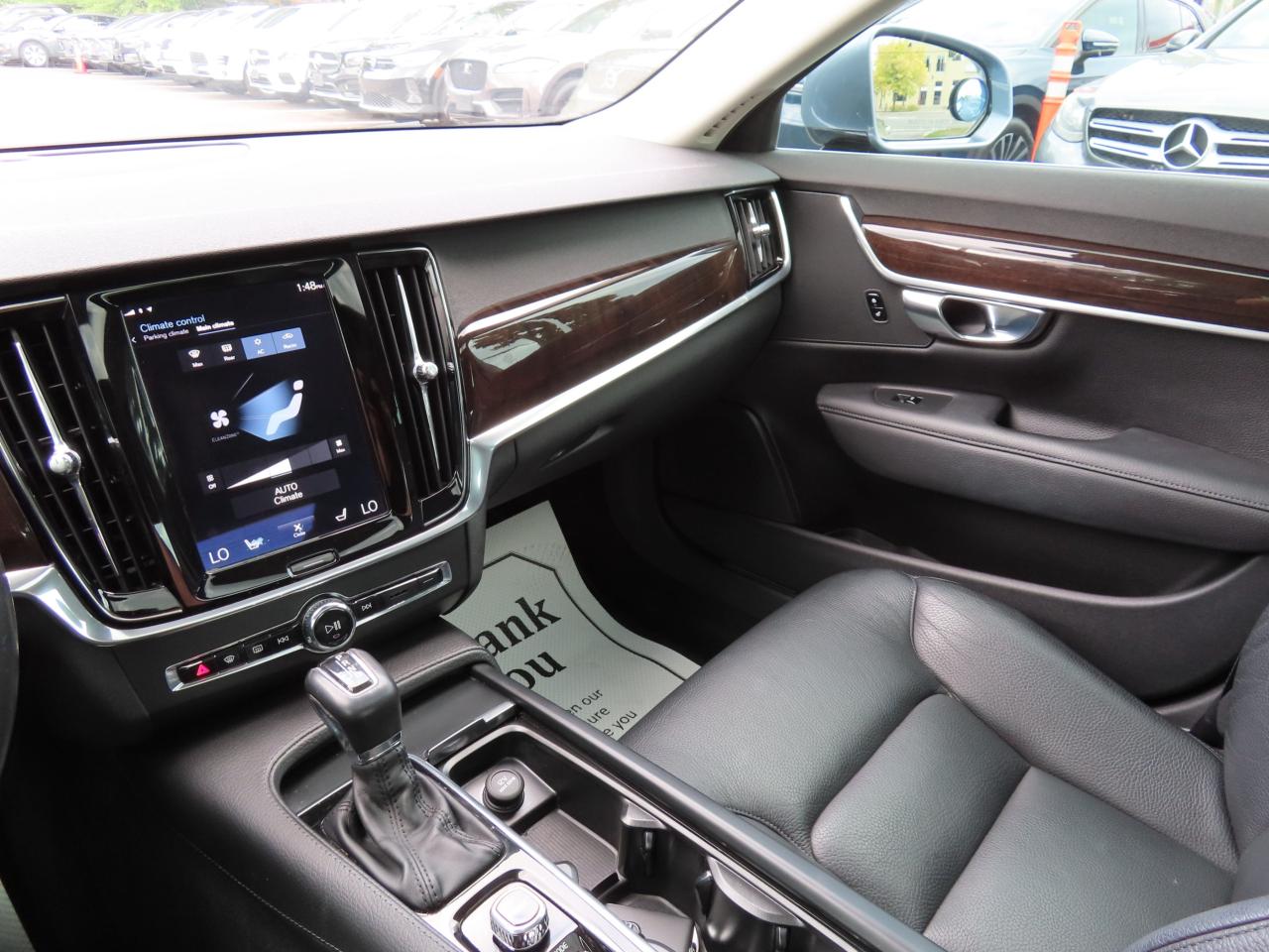 2017 Volvo S90 T6 Momentum Pkg - Navigation - Leather - Sunroof !!! Photo