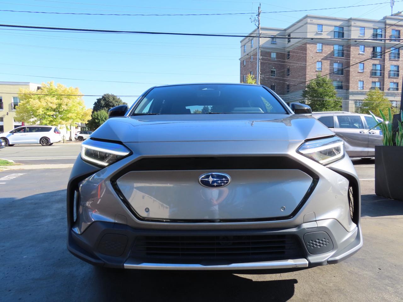 2023 Subaru Solterra Lane Assist - Blind Spot Monitor - Awd - Low Kms !! Photo2