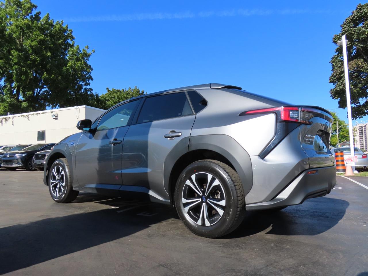 2023 Subaru Solterra Lane Assist - Blind Spot Monitor - Awd - Low Kms !! Photo