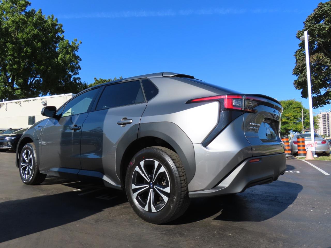 2023 Subaru Solterra Lane Assist - Blind Spot Monitor - Awd - Low Kms !! Photo