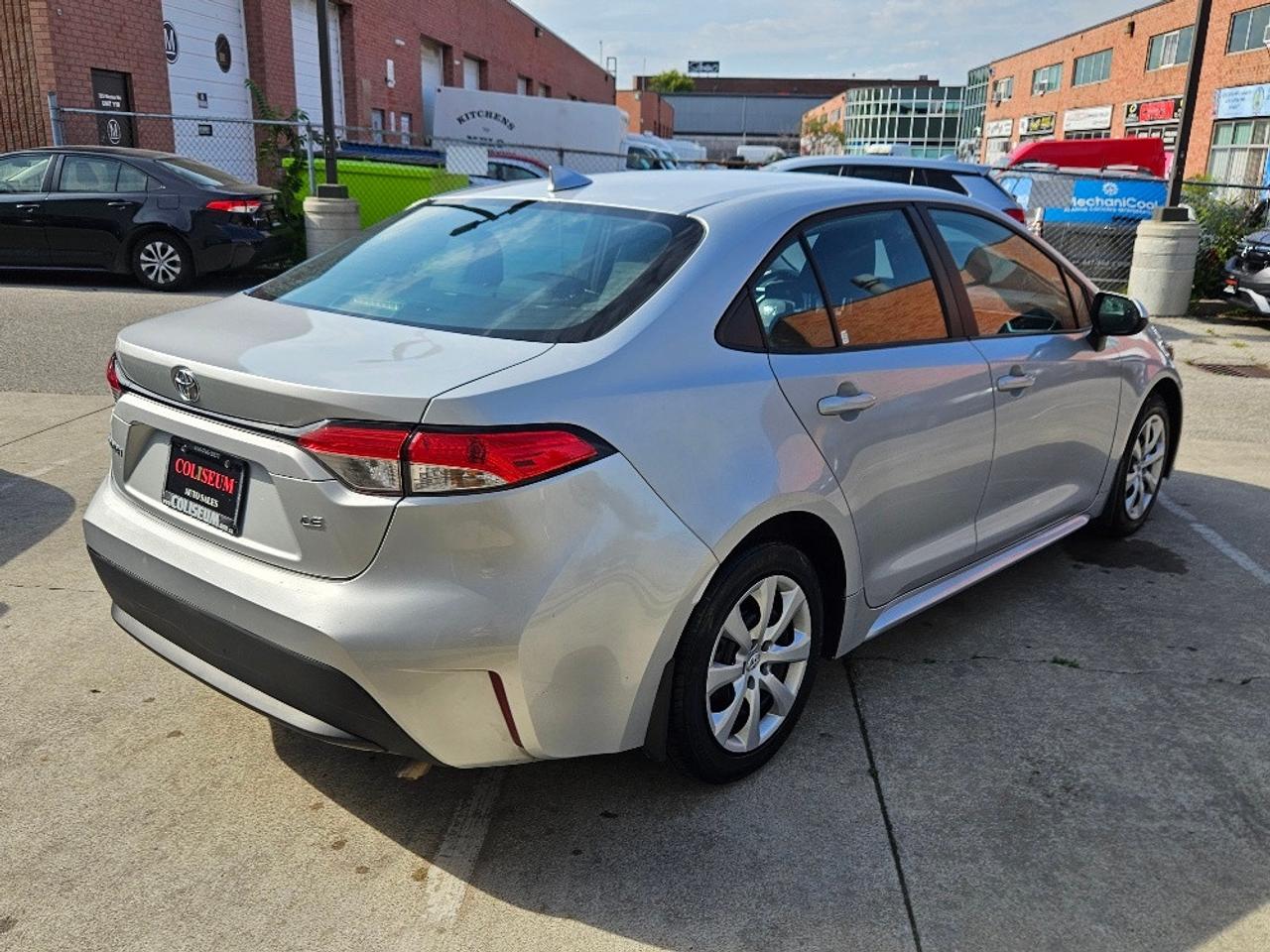 2023 Toyota Corolla LE-AUTOMATIC-CARPLAY-HEATED SEATS-BSM-LDW Photo