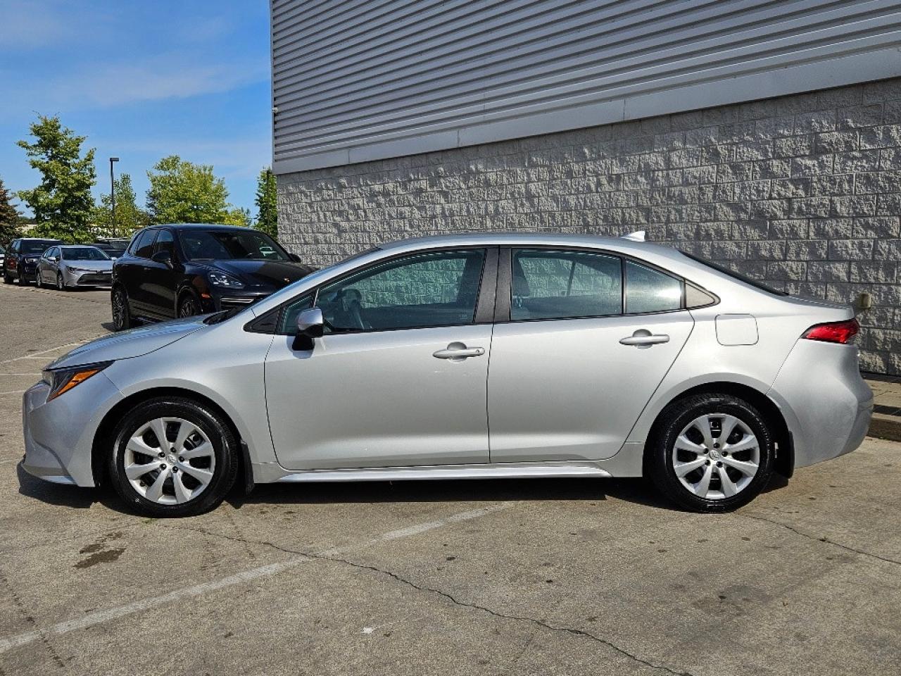 2023 Toyota Corolla LE-AUTOMATIC-CARPLAY-HEATED SEATS-BSM-LDW Photo