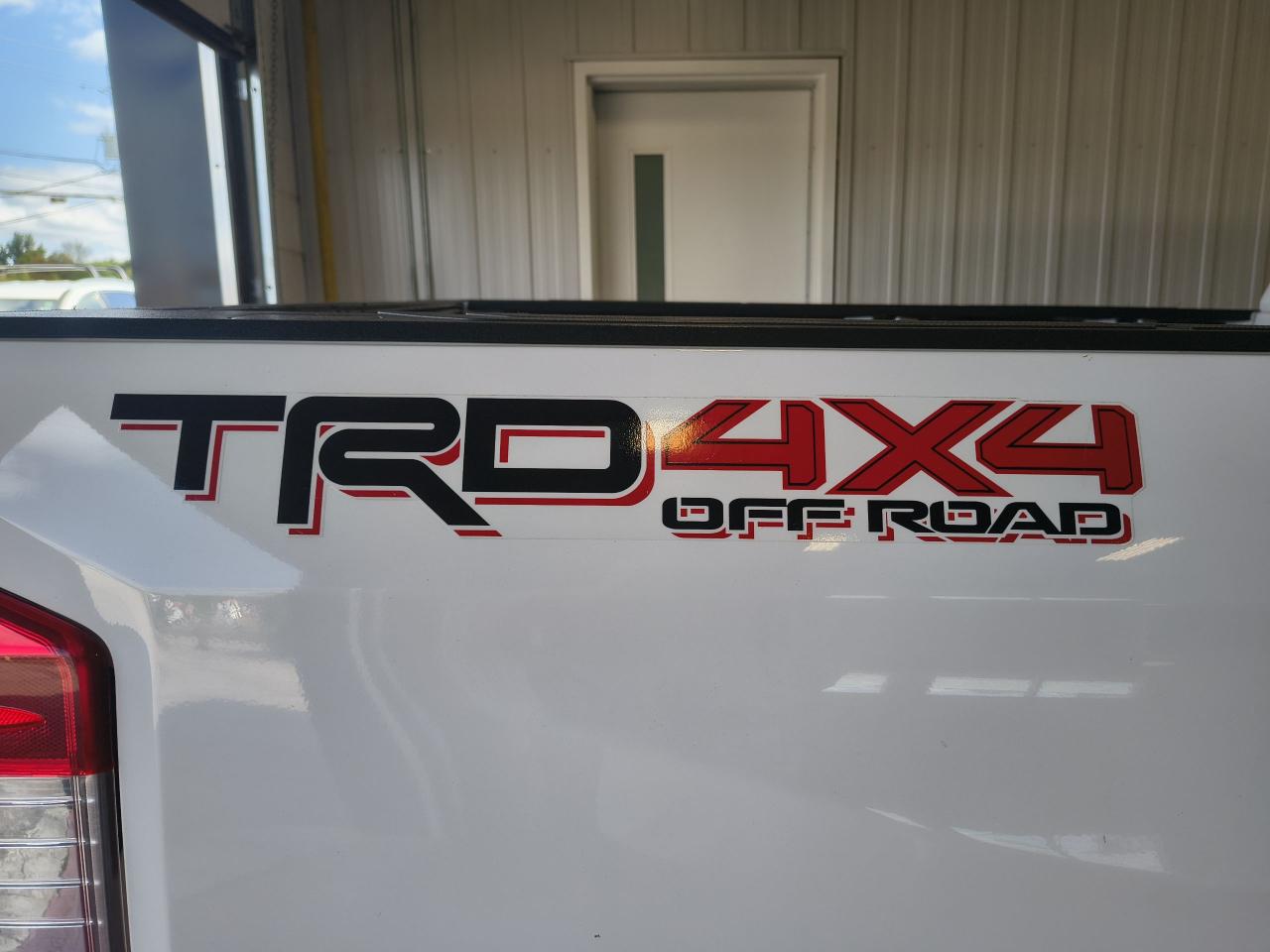 2019 Toyota Tundra SR5 Plus Photo0