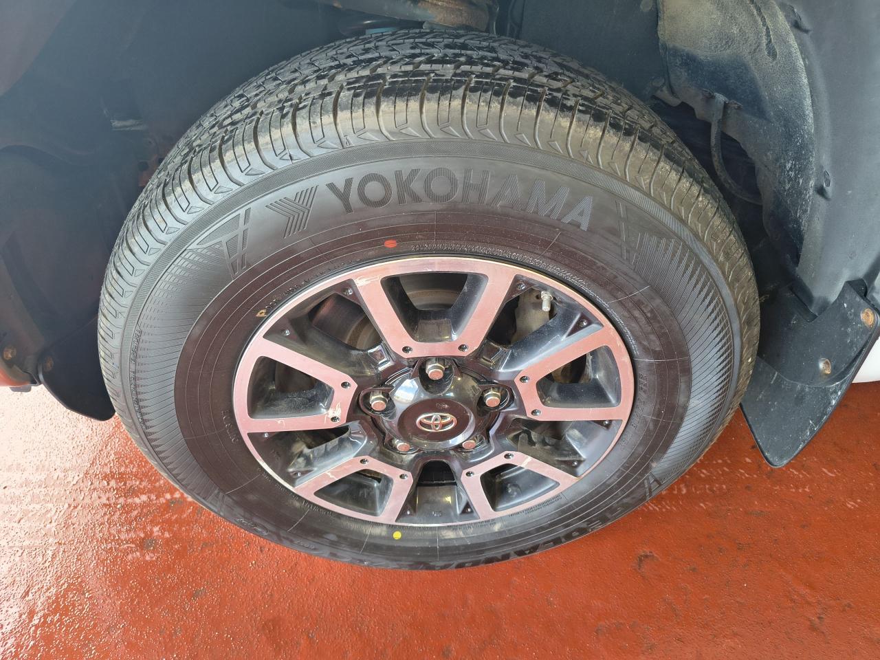 2019 Toyota Tundra SR5 Plus Photo0
