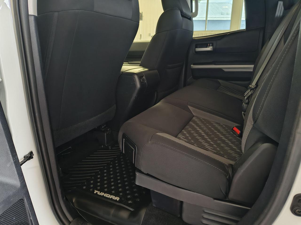 2019 Toyota Tundra SR5 Plus Photo0