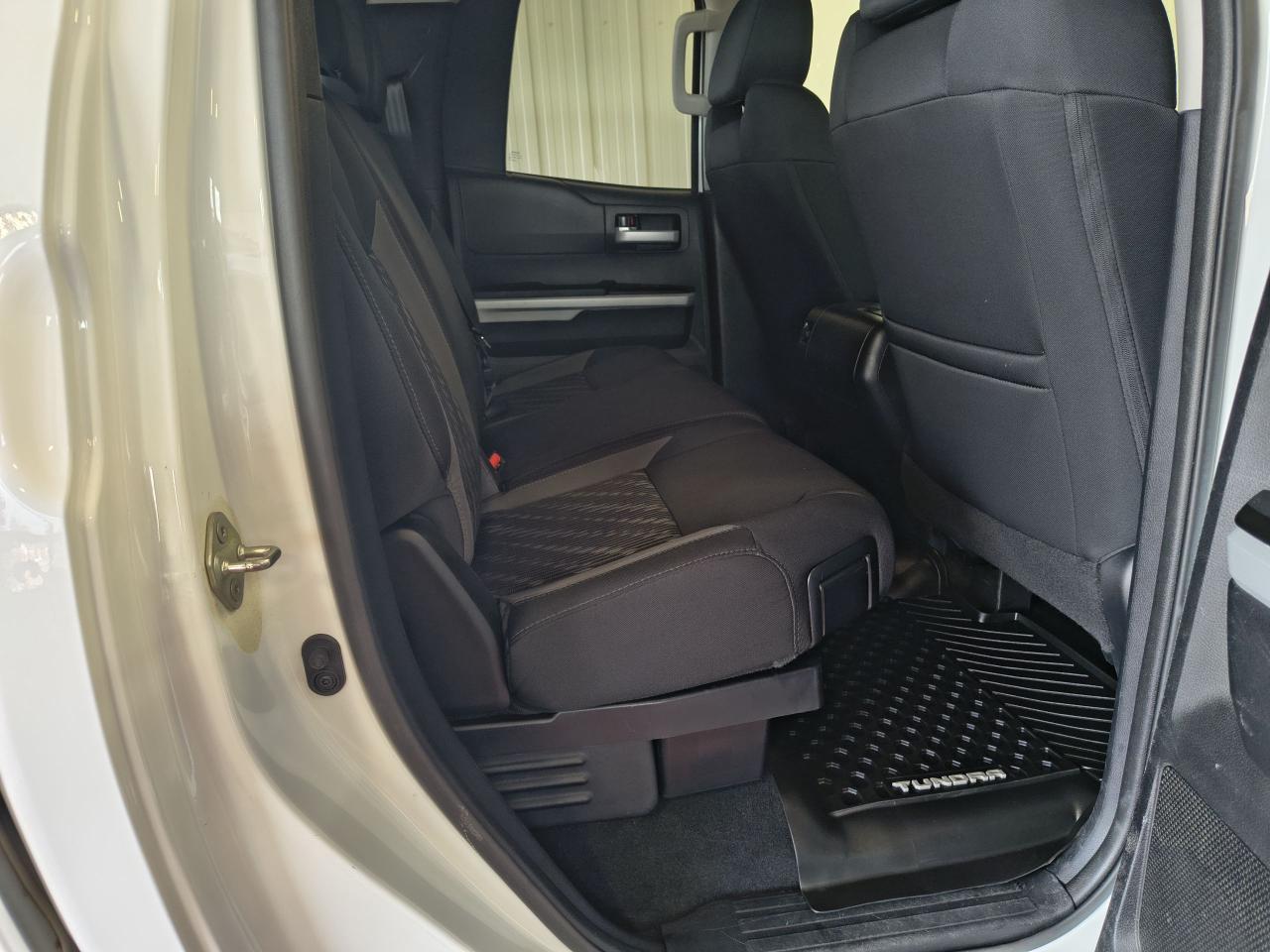 2019 Toyota Tundra SR5 Plus Photo0