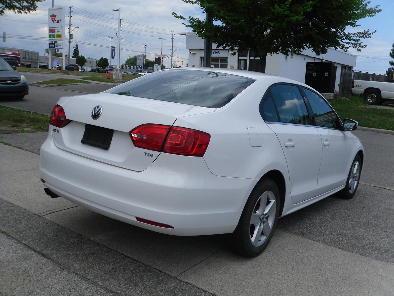 2013 Volkswagen Jetta 4dr 2.0T TDI DSG Comfortline Photo