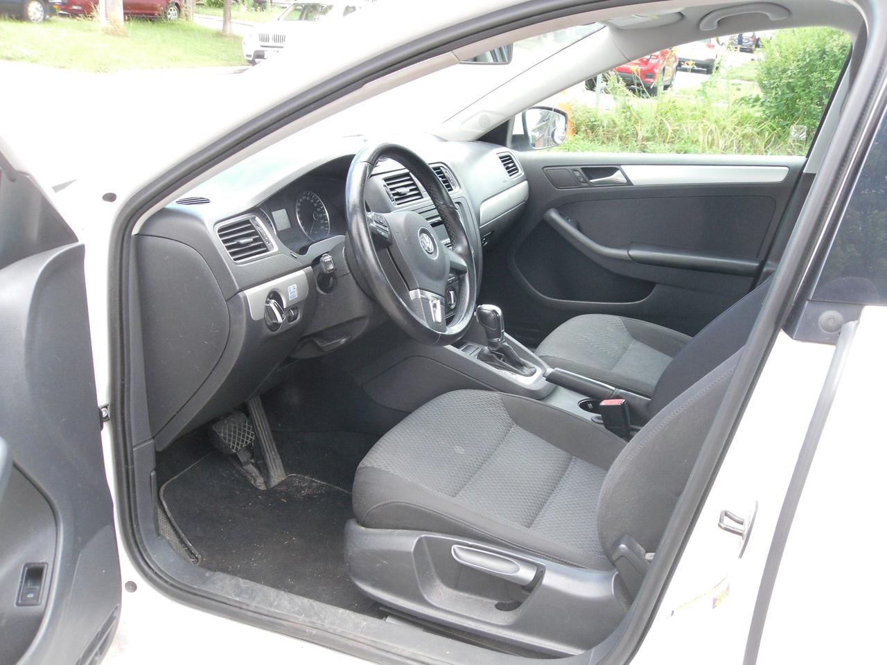 2013 Volkswagen Jetta 4dr 2.0T TDI DSG Comfortline Photo