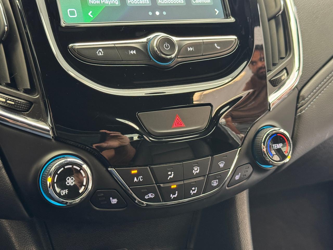 2018 Chevrolet Cruze Premier+Leather+ApplePlay+Remote Start+A/C Photo